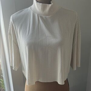 ALO Yoga Cream Short Sleeve Tee